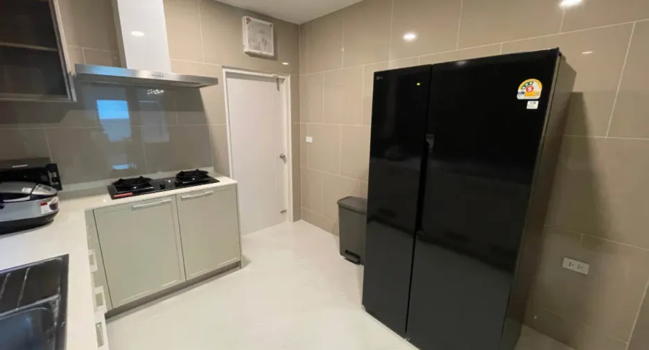 For rent 4 bedrooms house in Prawet, Bangkok