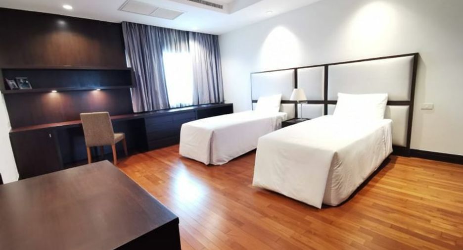 For rent 4 bedrooms apartment in Pathum Wan, Bangkok