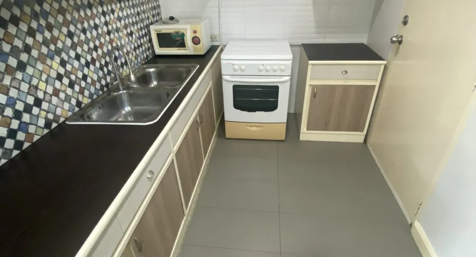 For rent 2 bedrooms condo in Watthana, Bangkok