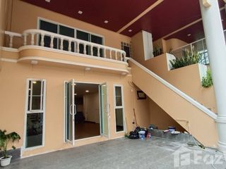 Reihenhaus zur Miete mit 5 Zimmer in Watthana, Bangkok