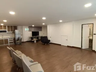 Reihenhaus zur Miete mit 5 Zimmer in Watthana, Bangkok