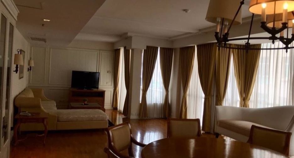 For rent 2 bedrooms condo in Pathum Wan, Bangkok