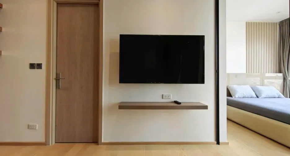 For rent 2 bedrooms condo in Huai Khwang, Bangkok