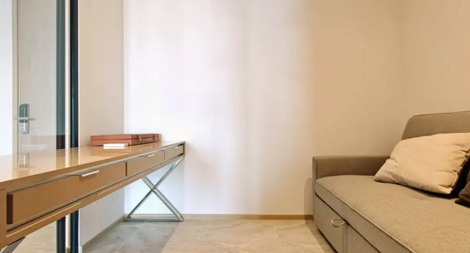 For rent 2 bedrooms condo in Huai Khwang, Bangkok