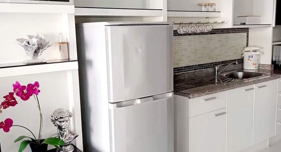 For rent studio condo in Khlong Toei, Bangkok