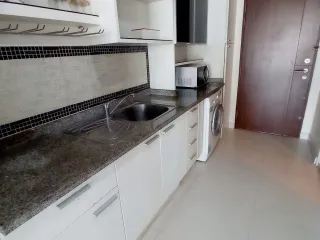 À louer studio condo à Khlong Toei, Bangkok