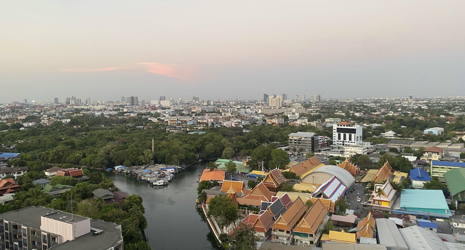 For rent 2 bedrooms condo in Suan Luang, Bangkok