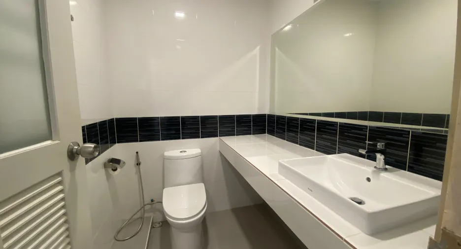 Apartment zur Miete mit 3 Zimmer in Watthana, Bangkok