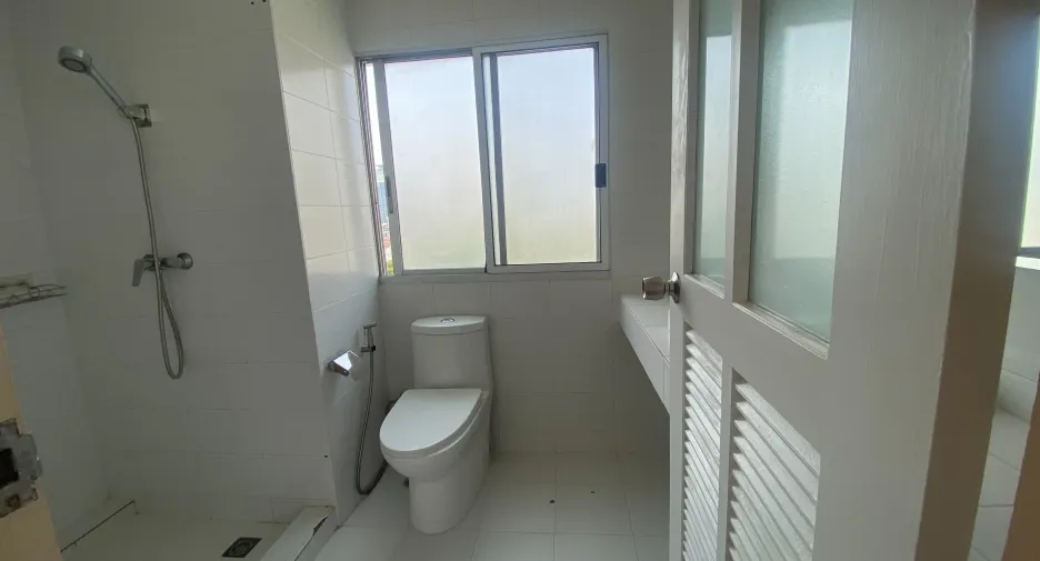 Apartment zur Miete mit 3 Zimmer in Watthana, Bangkok