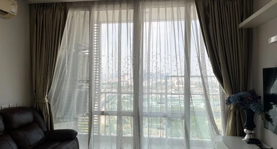 For rent 2 bedrooms condo in Huai Khwang, Bangkok