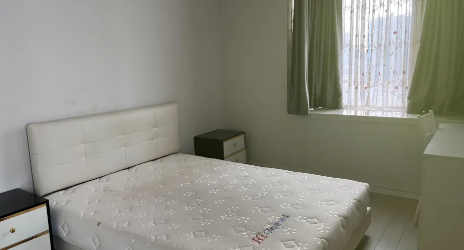 For rent 2 bedrooms condo in Huai Khwang, Bangkok