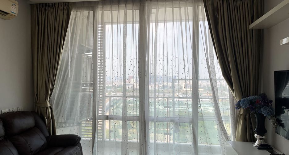 For rent 2 bedrooms condo in Huai Khwang, Bangkok