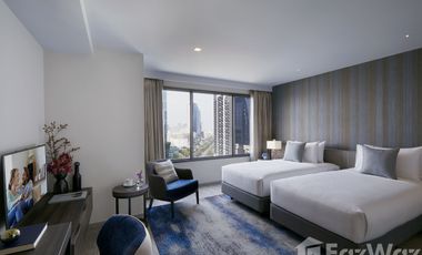 For rent 3 bedrooms condo in Huai Khwang, Bangkok