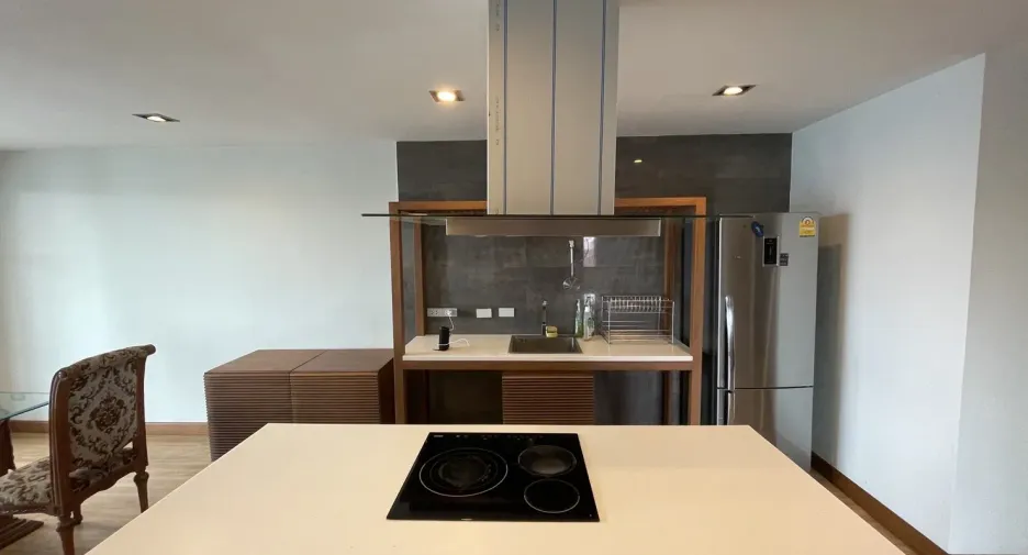 Apartamento en alquiler de 2 habitaciones en Huai Khwang, Bangkok