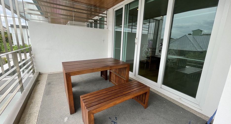 Apartamento en alquiler de 2 habitaciones en Huai Khwang, Bangkok