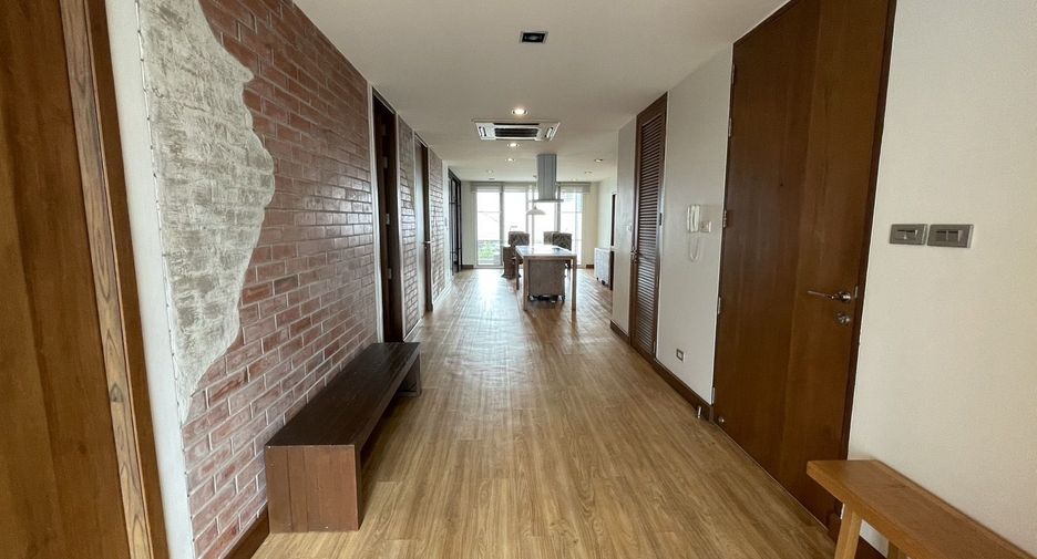 Apartamento en alquiler de 2 habitaciones en Huai Khwang, Bangkok