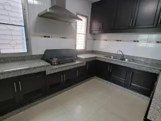 For rent 3 bedrooms townhouse in Yan Nawa, Bangkok