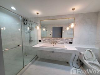 For rent 3 bedrooms townhouse in Yan Nawa, Bangkok