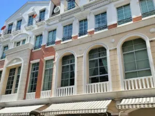 For rent 3 bedrooms townhouse in Yan Nawa, Bangkok