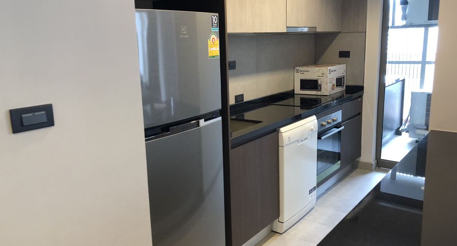 For rent 3 ベッドルーム apartment in Khlong Toei, Bangkok