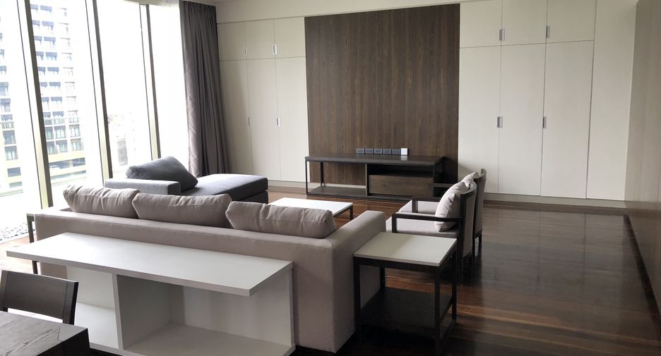 For rent 3 ベッドルーム apartment in Khlong Toei, Bangkok