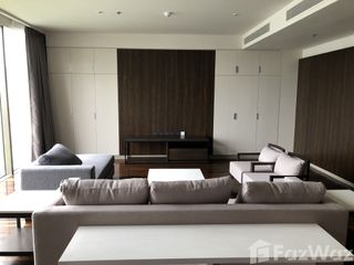 For rent 3 bedrooms apartment in Khlong Toei, Bangkok
