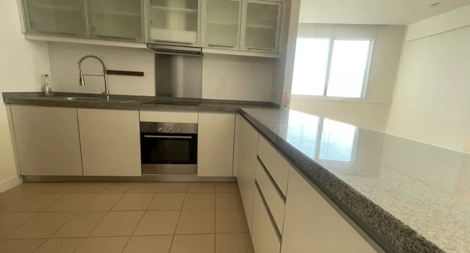 For rent 3 bedrooms condo in Khlong Toei, Bangkok