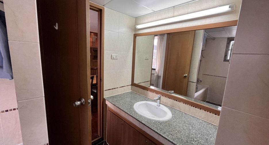 For rent 2 ベッドルーム apartment in Khlong Toei, Bangkok