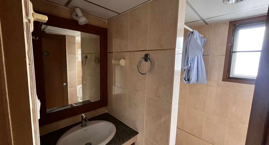 For rent 2 ベッドルーム apartment in Khlong Toei, Bangkok