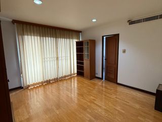 Condo en alquiler de 3 habitaciones en Yan Nawa, Bangkok