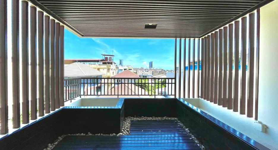 For rent 2 bedrooms condo in Yan Nawa, Bangkok
