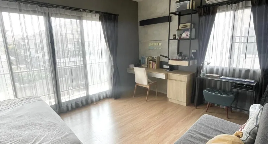 For rent 4 bedrooms house in Suan Luang, Bangkok