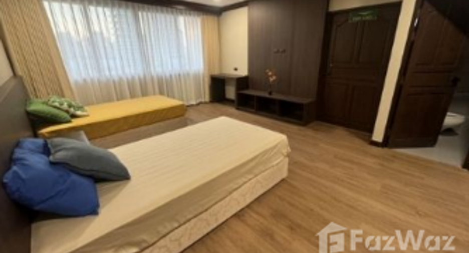 For rent 4 bedrooms condo in Watthana, Bangkok