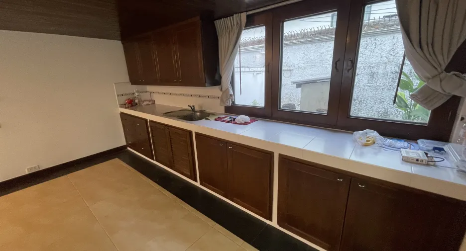 Haus zur Miete mit 3 Zimmer in Watthana, Bangkok