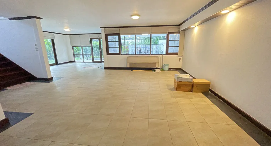 Haus zur Miete mit 3 Zimmer in Watthana, Bangkok