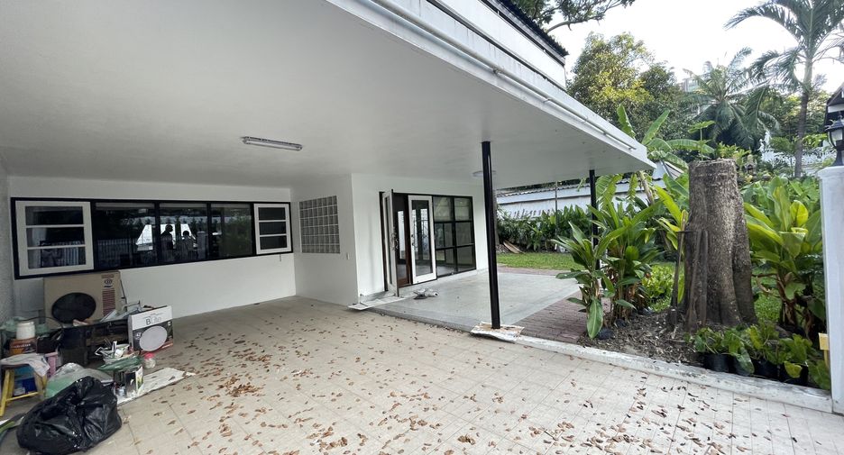 Haus zur Miete mit 3 Zimmer in Watthana, Bangkok