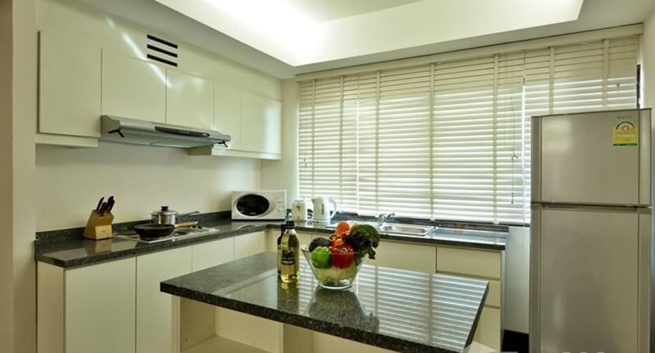 For rent 3 bedrooms apartment in Phaya Thai, Bangkok