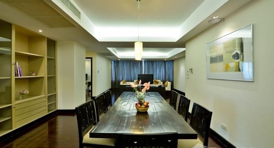 For rent 3 bedrooms apartment in Phaya Thai, Bangkok
