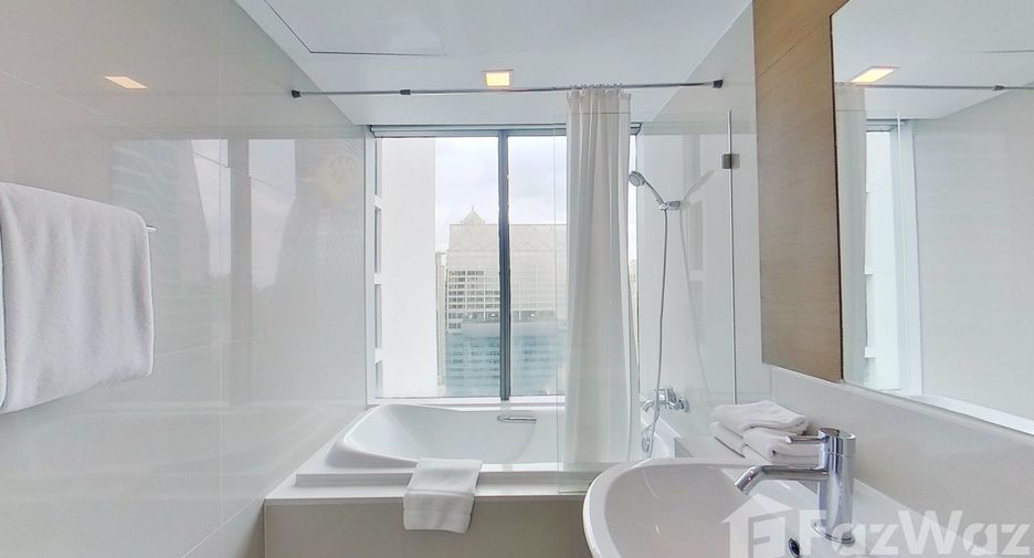 For rent 3 bedrooms condo in Pathum Wan, Bangkok
