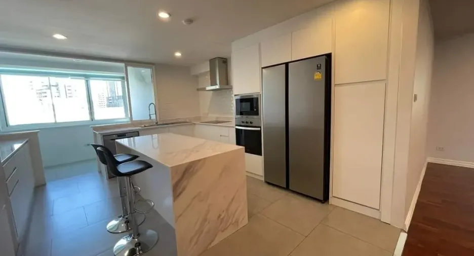 Apartamento en alquiler de 4 habitaciones en Watthana, Bangkok