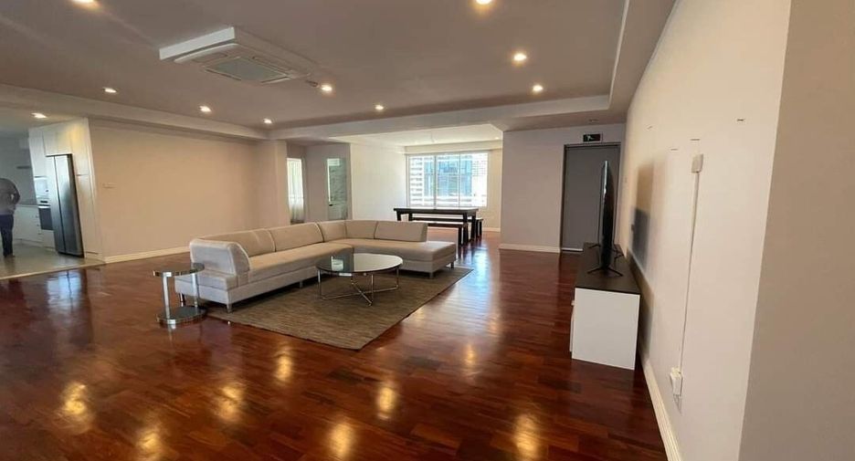 Apartamento en alquiler de 4 habitaciones en Watthana, Bangkok