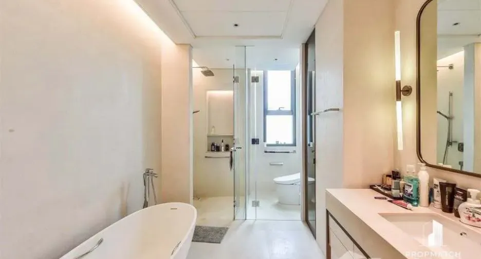 For rent 2 bedrooms condo in Pathum Wan, Bangkok