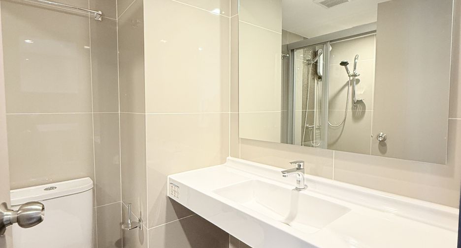 For rent 1 bed condo in Huai Khwang, Bangkok