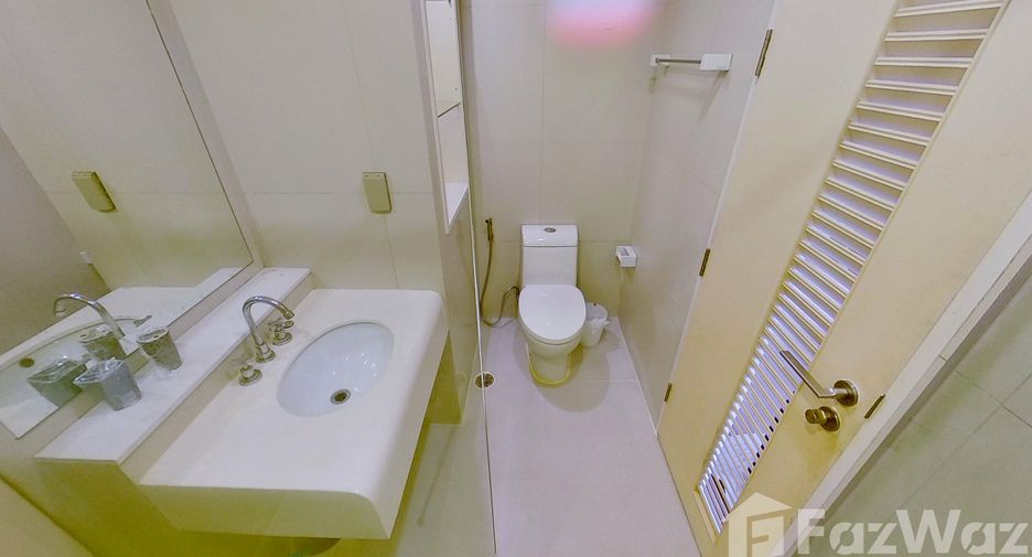 For rent 2 bedrooms condo in Sathon, Bangkok