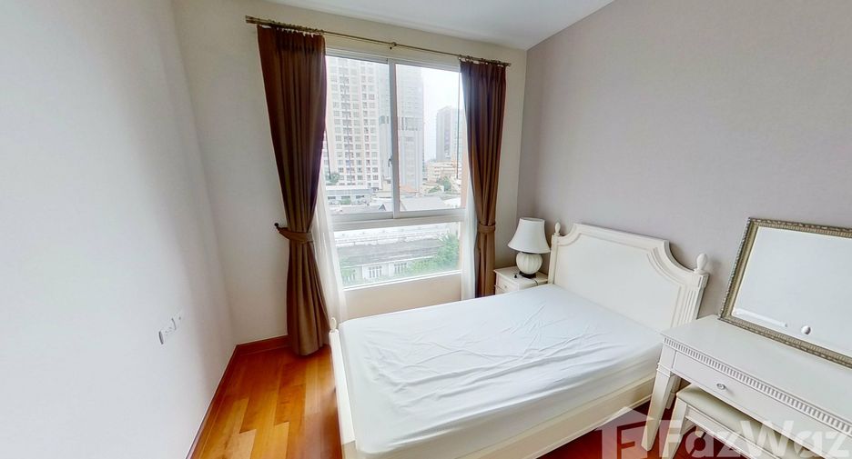 For rent 2 bedrooms condo in Sathon, Bangkok