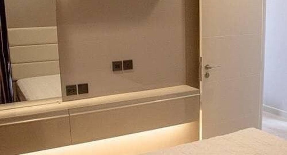 For rent 2 bedrooms condo in Phaya Thai, Bangkok