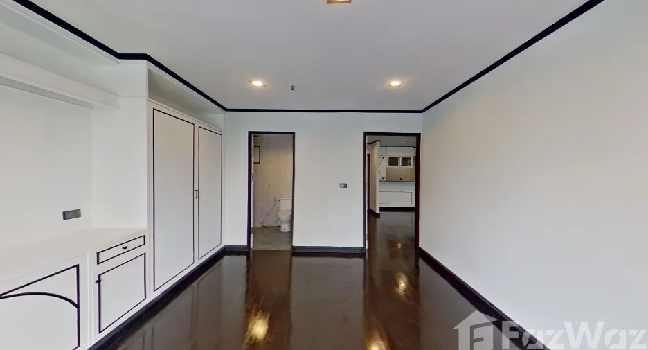 For rent 2 bedrooms condo in Watthana, Bangkok