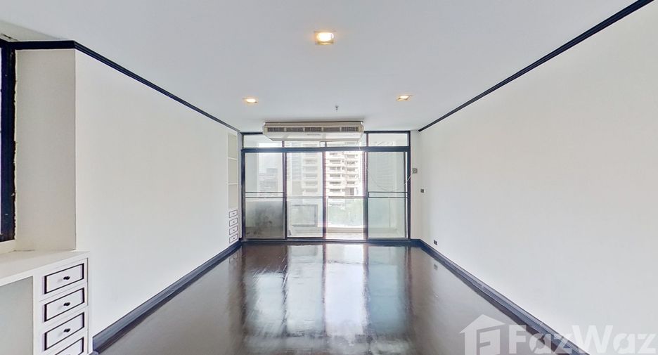 For rent 2 bedrooms condo in Watthana, Bangkok
