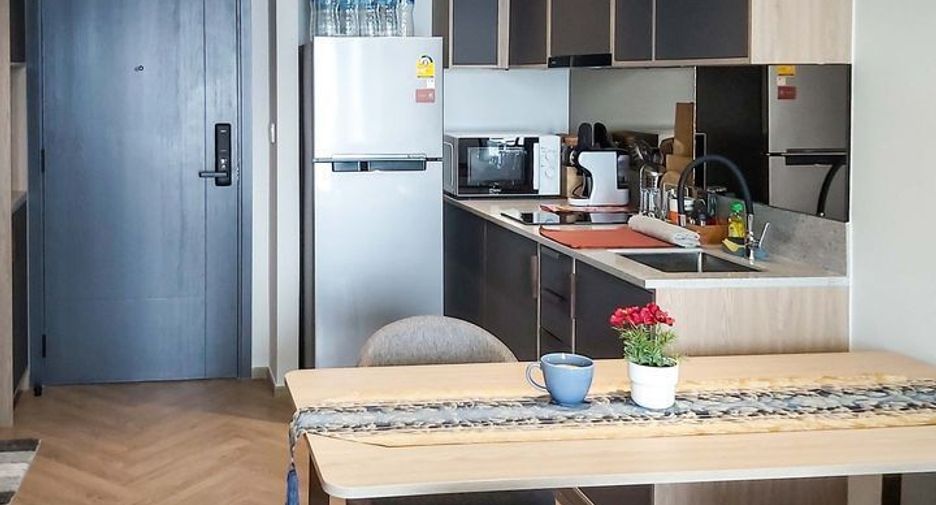 For rent 2 ベッドルーム condo in Bang Rak, Bangkok