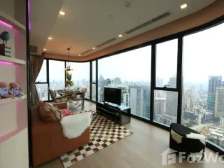 For rent 3 bedrooms condo in Khlong Toei, Bangkok